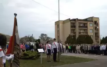 Wciągnięcie flagi na maszt