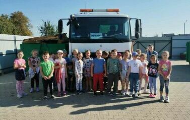 Dzieci podczas wycieczki do PSZOK w Rutkach-Kossakach_7