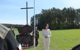 Przemowa Starosty Zambrowskiego Pani Edyta Marchelska-Groszfeld pod pomnikiem