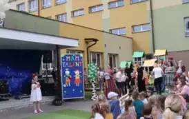 Dziewczynka występująca w Talent Show